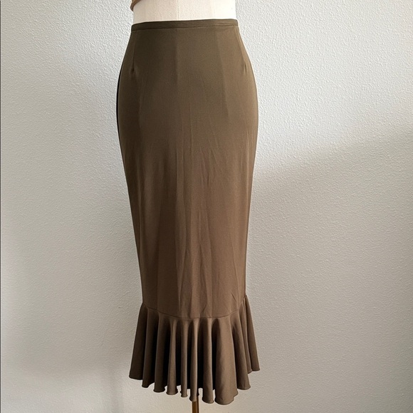 Taiga Paris Dresses & Skirts - Vintage Taiga Paris Olive Green Midi Skirt Size Small